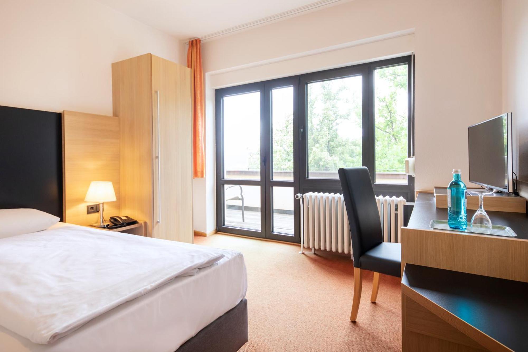 Roomingtons Hotel Franziskushoehe Lohr Экстерьер фото