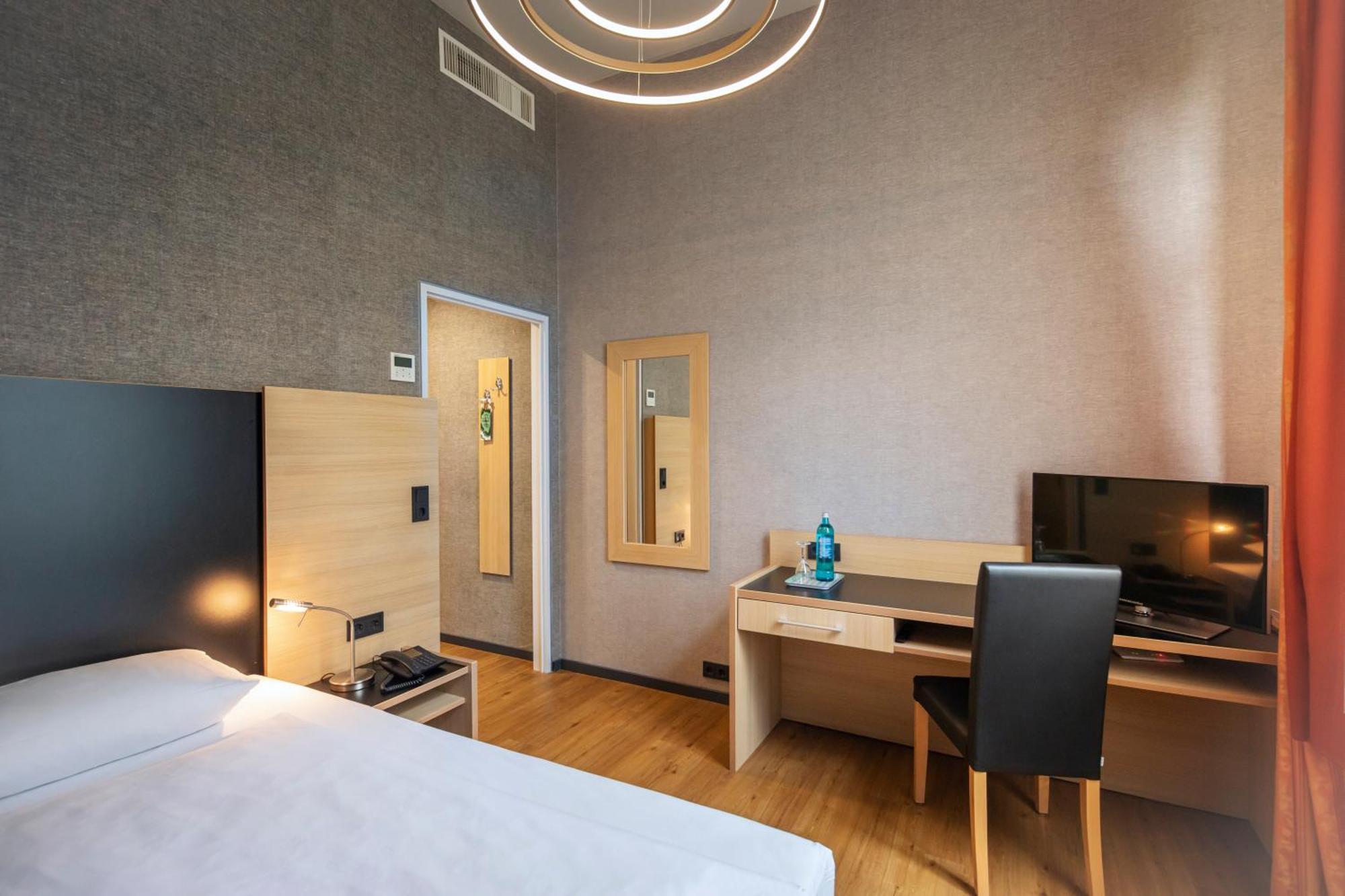 Roomingtons Hotel Franziskushoehe Lohr Экстерьер фото